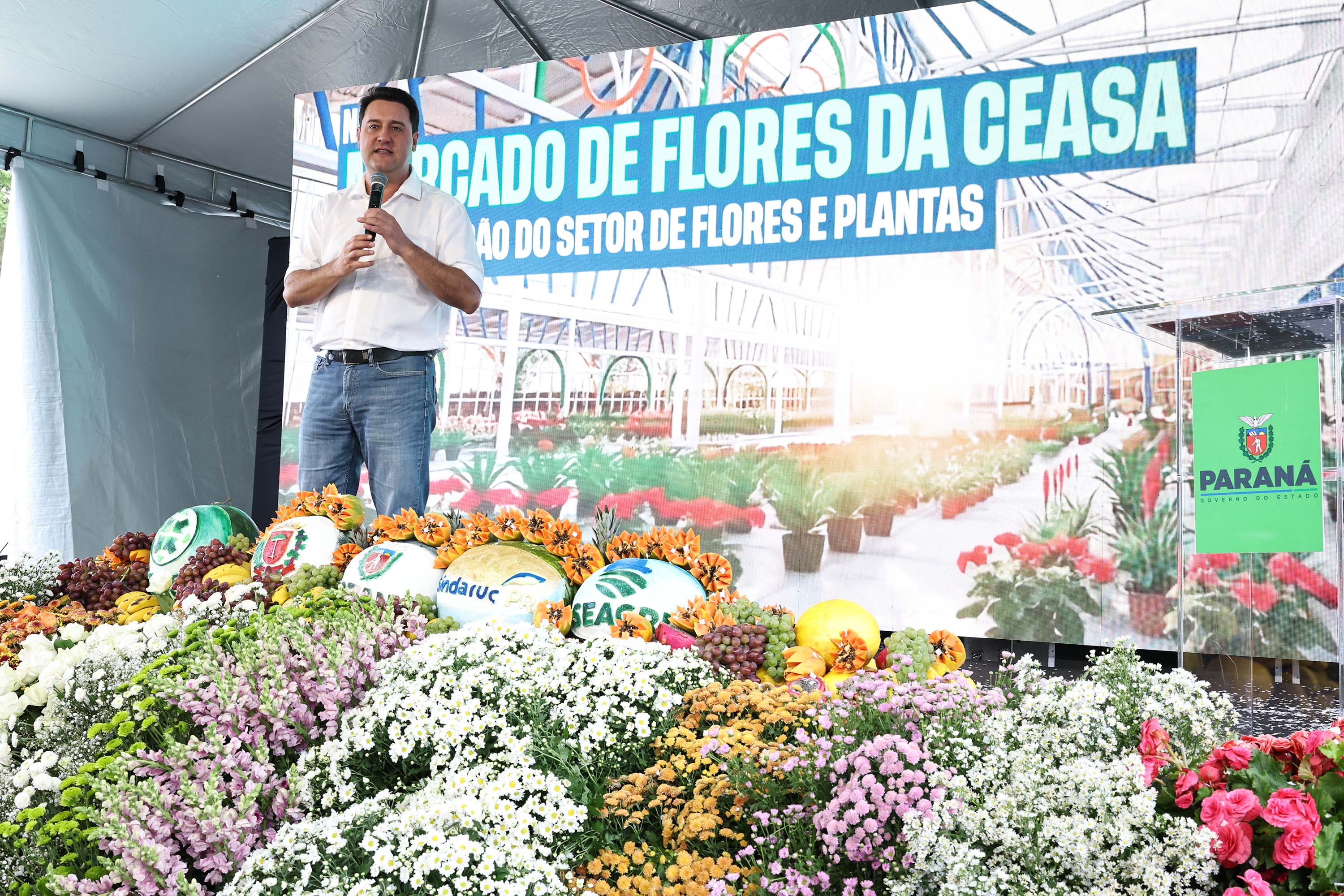 Ratinho Junior assina ordem de serviço do novo Mercado de Flores da Ceasa Curitiba