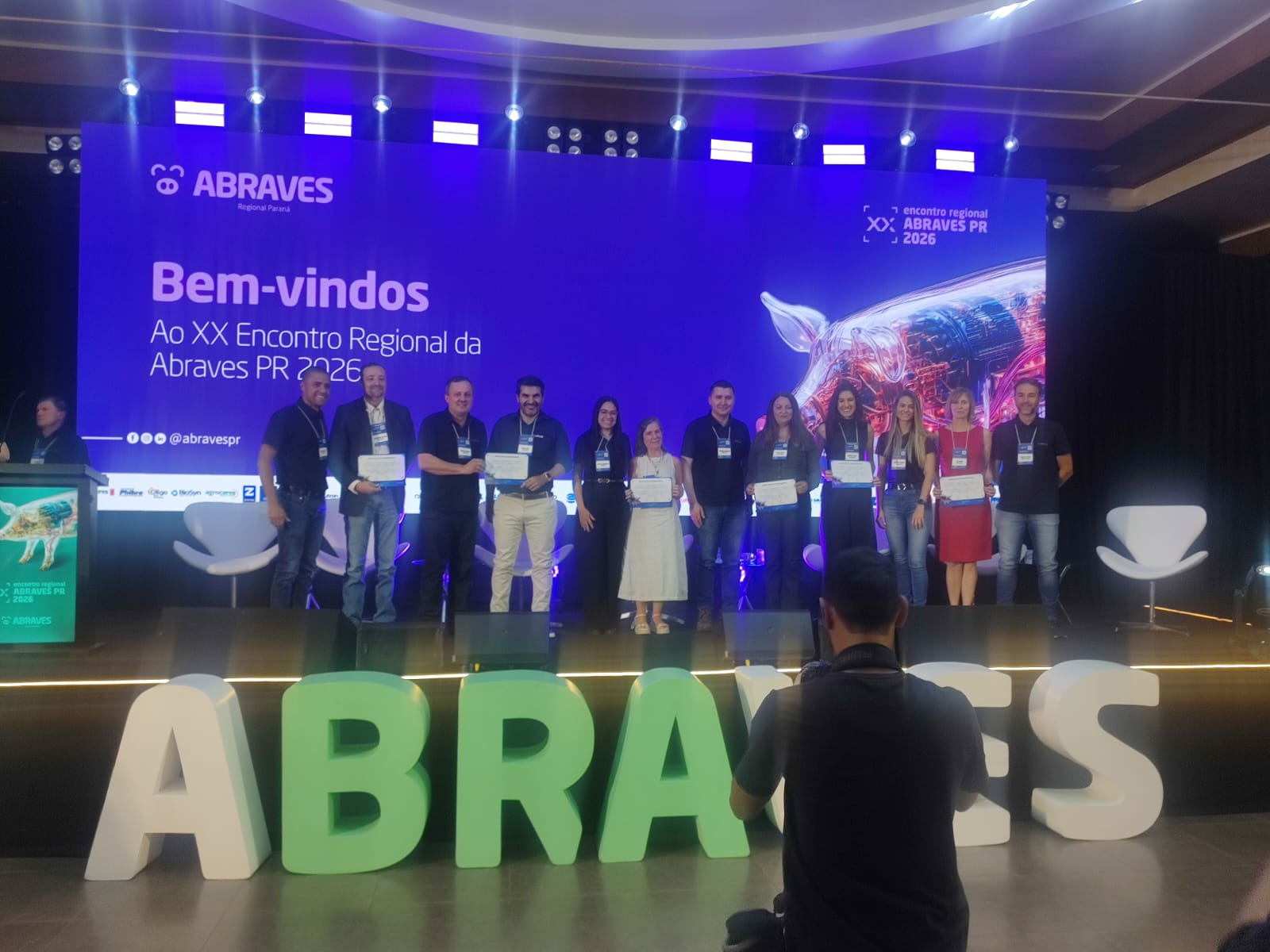 No 20º Encontro Regional da Abraves, 11 servidores da Adapar participam de atualização técnica de suinocultura