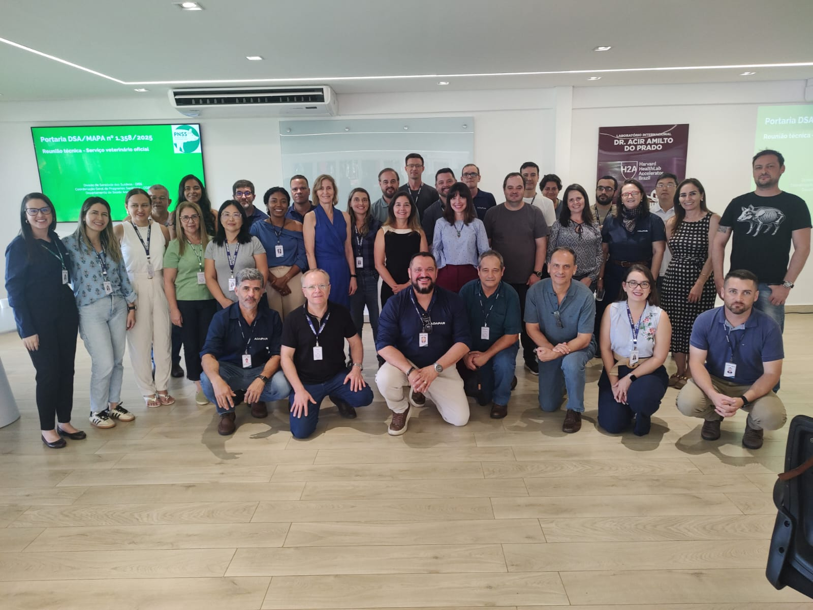 Em treinamento, Adapar atualiza fiscais e responsáveis técnicos sobre nova norma para reprodutores de suínos