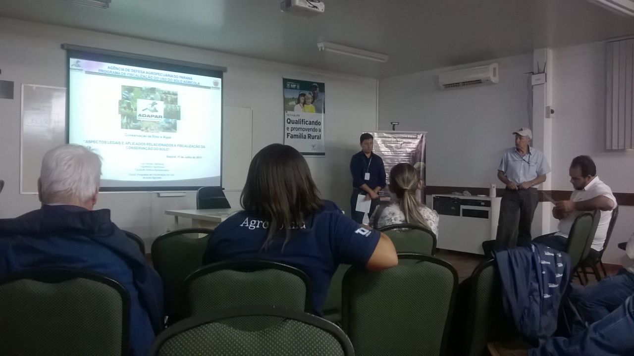 Adapar Realiza Palestra em Evento de Reciclagem Técnica em Ibiporã.