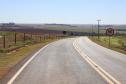Estado investe R$ 5,9 milhões e pavimenta estrada usada por produtores rurais de Alto Piquiri
