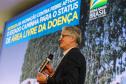 O governador Carlos Massa Ratinho Junior e a ministra da Agricultura, Pecuária e Abastecimento, Tereza Cristina, anunciam nesta terça-feira (15),  no Palácio Iguaçu, em Curitiba, a suspensão das campanhas de vacinação contra febre aftosa em rebanhos bovinos e de bufalinos no Paraná.  Curitiba, 14/10/2019 - Foto: Geraldo Bubniak/AEN