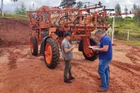 Adapar promove inspeção preventiva de pulverizadores agrícolas no Noroeste