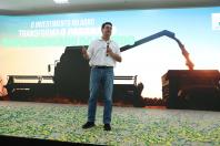 Ratinho Junior lança programas que levam energia mais potente e conectividade às propriedades rurais