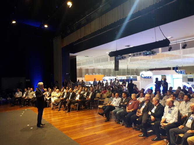 Feira no Oeste debate como ajudar o Paraná a ser o melhor supermercado do mundo