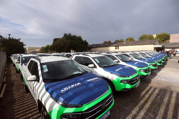 Governador Carlos Massa Ratinho Junior entrega 110 veículos para Adapar e faz 14 milhões de investimentos. Foto: Gilson Abreu/Aen