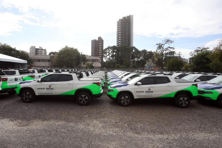 Governador Carlos Massa Ratinho Junior entrega 110 veículos para Adapar e faz 14 milhões de investimentos. Foto: Gilson Abreu/Aen