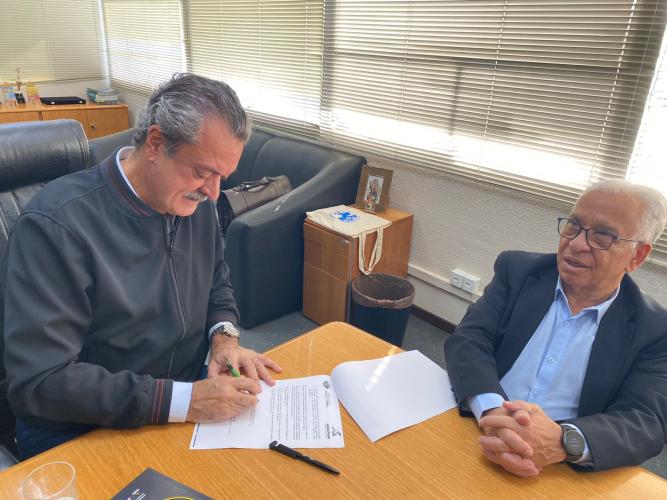 IAT e Adapar construíram juntos o texto da nova portaria de prevenção à a influenza aviária Foto: Adapar