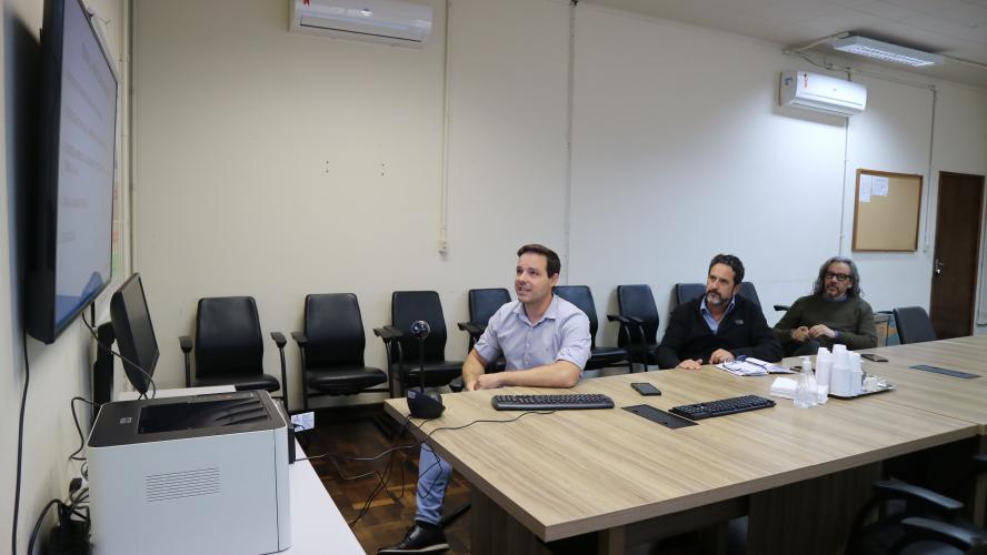 Câmara Técnica discute ações para o desenvolvimento da produção de uvas no Paraná