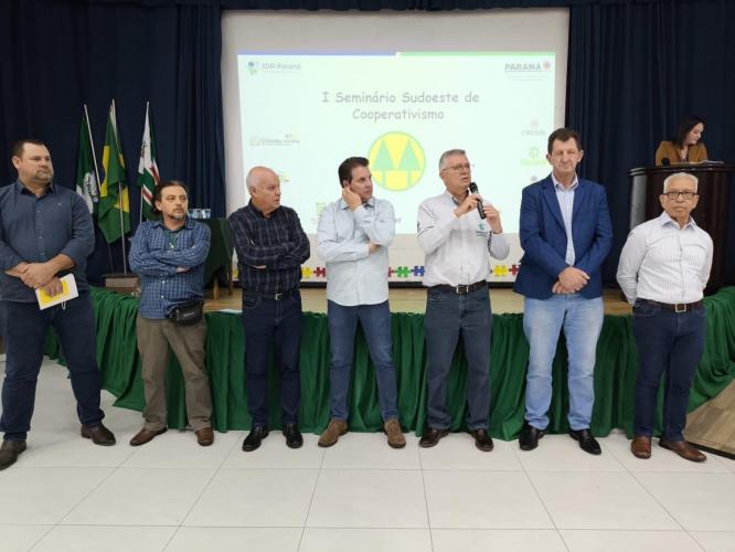 Estado reforça importância das cooperativas em seminário em Coronel Vivida