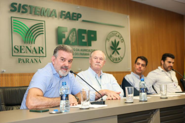 CADEIRA LEITEIRA_adapar