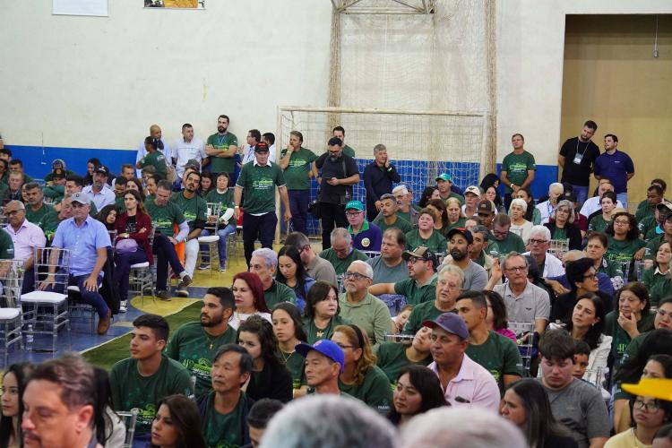 O município de Cruzeiro do Sul, localizado na região Noroeste, recebeu nesta quarta-feira (23) o 41º Encontro de Sericicultores do Paraná. Um dos destaques foi a divulgação das dez finalistas do Concurso Seda Paraná, iniciativa da Secretaria de Estado da Agricultura e do Abastecimento