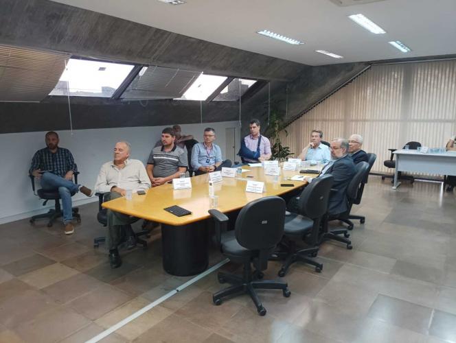 Conselho da Adapar debate pautas financeiras e Secretário Márcio Nunes cobra agilidade na defesa da cadeia do leite e da piscicultura