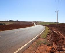 Estado investe R$ 5,9 milhões e pavimenta estrada usada por produtores rurais de Alto Piquiri