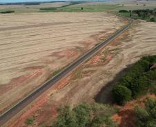 Estado investe R$ 5,9 milhões e pavimenta estrada usada por produtores rurais de Alto Piquiri