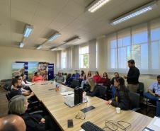 Cinco novos servidores realizam a escolha de vagas na Adapar