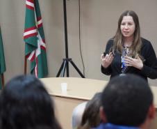 Servidores da Adapar participam de palestra sobre assédio no local de trabalho