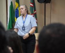 Servidores da Adapar participam de palestra sobre assédio no local de trabalho