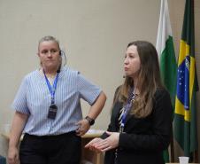 Servidores da Adapar participam de palestra sobre assédio no local de trabalho