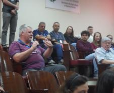 Servidores da Adapar participam de palestra sobre assédio no local de trabalho