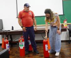 Servidores da Adapar participam de treinamento de brigada de incêndio