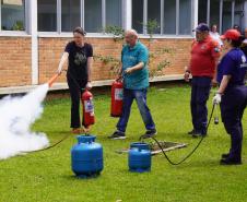 Servidores da Adapar participam de treinamento de brigada de incêndio