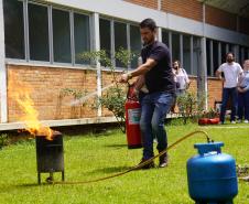 Servidores da Adapar participam de treinamento de brigada de incêndio