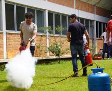 Servidores da Adapar participam de treinamento de brigada de incêndio