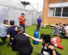 Servidores da Adapar participam de treinamento de brigada de incêndio