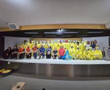 Em simpósios sobre manejo de animais e saúde única, Adapar orienta sobre atuação em desastres