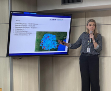 Adapar participa de reunião nacional sobre biosseguridade de granjas avícolas em Brasília