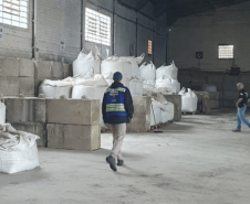 Adapar, Polícia Civil e Receita Estadual apreendem 142 toneladas de agrotóxicos irregulares