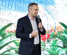 Ratinho Junior assina ordem de serviço do novo Mercado de Flores da Ceasa Curitiba