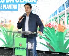 Ratinho Junior assina ordem de serviço do novo Mercado de Flores da Ceasa Curitiba