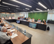 Adapar integra reunião da Aliança Láctea Sul Brasileira para o crescimento da cadeia leiteira no Sul