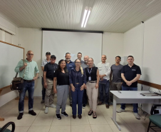 Adapar realiza treinamento sobre fiscalização de fertilizantes e sementes em Guarapuava