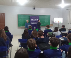 Ações de educação sanitária da Adapar sobre Raiva dos herbívoros chegam em Prudentópolis