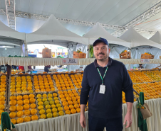 Adapar leva ações de educação sanitária na festa da ponkan de Cerro Azul