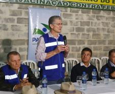Governador Beto Richa lança junto com o secretário da Agricultura e do Abastecimento, Norberto Ortigara e o diretor presidente da Adapar, Inácio Kroetz, Campanha Estadual de Vacinação contra Febre Aftosa de 2014. Campo Magro, 30-04-14