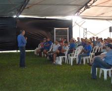 O Diretor Presidente da ADAPAR em palestra de Dia de Campo na C. Vale.