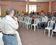 Adapar realiza palestra de conservação de solos em Paranacity.