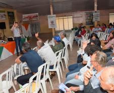 Adapar realiza palestra para produtores de Urucum em Paranacity
