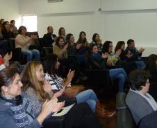 Com objetivo de se adequar às mudanças e de melhorar o processo de redação oficial, a Adapar, em parceria com o Serviço Nacional de Aprendizagem Rural, realizou a entrega dos certificados aos participantes do Curso “Práticas de Leitura e Escrita”.