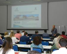 Engenheiros agrônomos participam de treinamento de atualização e harmonização de procedimentos.
