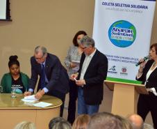 A Secretaria de Estado da Agricultura e Abastecimento e a Agência de Defesa Agropecuária do Paraná (Adapar) implantaram nesta segunda-feira (09) o projeto de gerenciamento da coleta de lixo e resíduos sólidos. 
