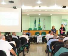 Adapar realiza palestras em todo o Estado sobre campanha de vacinação de maio.