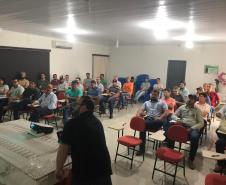 Adapar realiza palestras em todo o Estado sobre campanha de vacinação de maio.