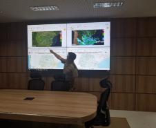 Servidores da Adapar e Mapa realizam simulado de gabinete sobre febre aftosa junto a Defesa Civil.