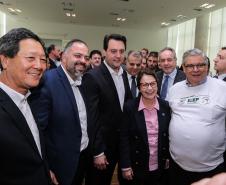 O governador Carlos Massa Ratinho Junior e a ministra da Agricultura, Pecuária e Abastecimento, Tereza Cristina, anunciam nesta terça-feira (15),  no Palácio Iguaçu, em Curitiba, a suspensão das campanhas de vacinação contra febre aftosa em rebanhos bovinos e de bufalinos no Paraná.  Curitiba, 14/10/2019 - Foto: Geraldo Bubniak/AEN