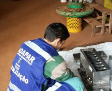 AFDA participando do procedimento de preparo das amostras coletadas